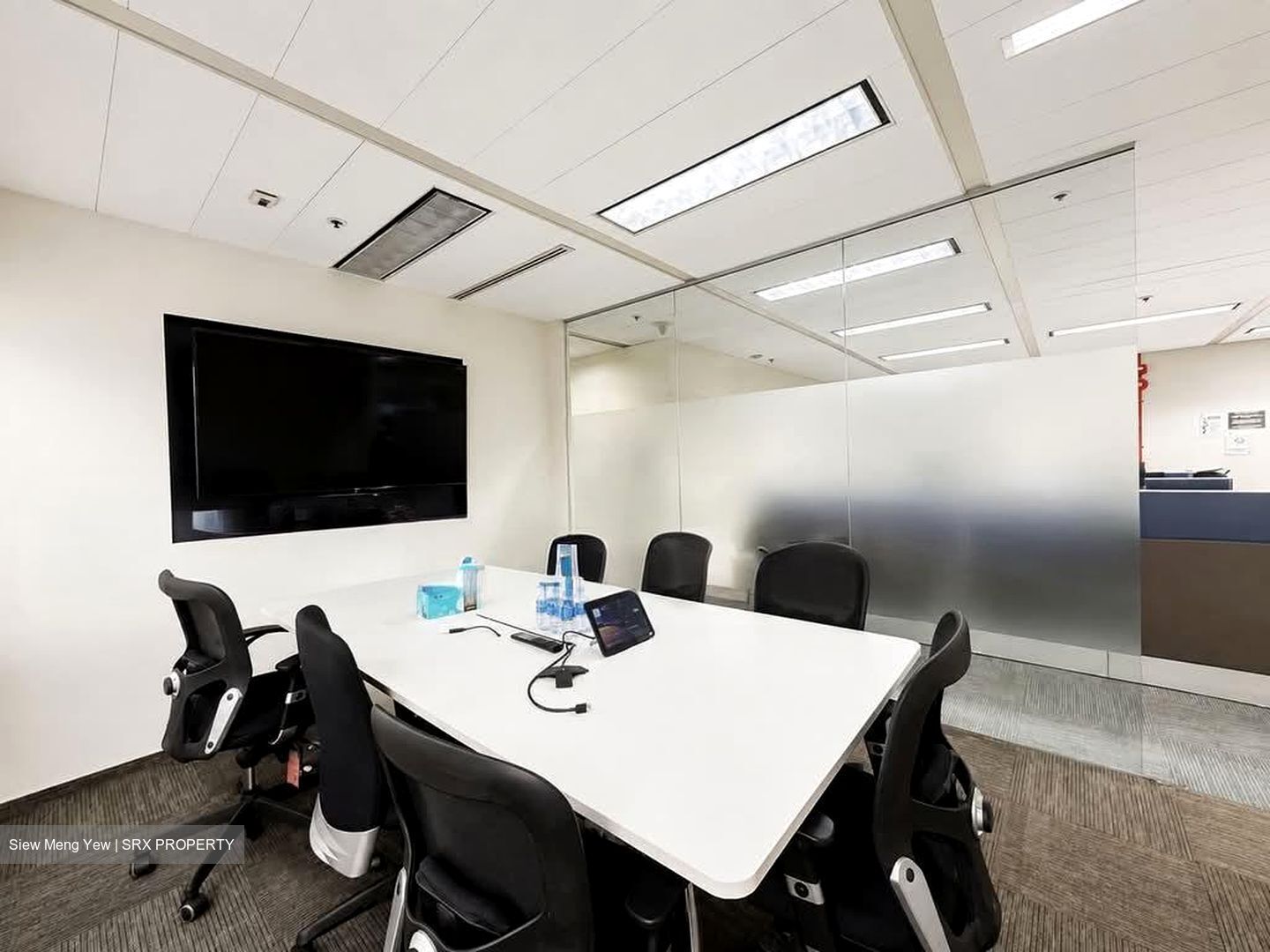 Gateway East (D7), Office #600645371